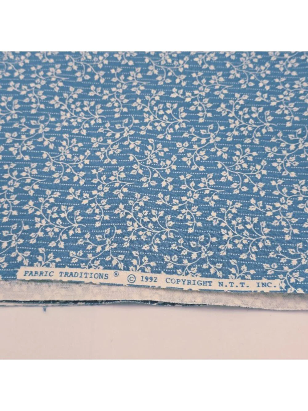 Vintage Fabric Traditions 1992 Blue Floral Cotton Quilt Sewing Craft 48